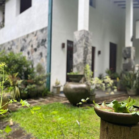 Rustic Mahaweli Appartement Kandy Buitenkant foto