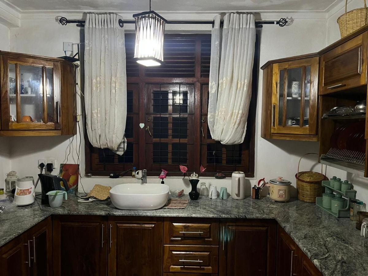 Rustic Mahaweli Appartement Kandy Buitenkant foto