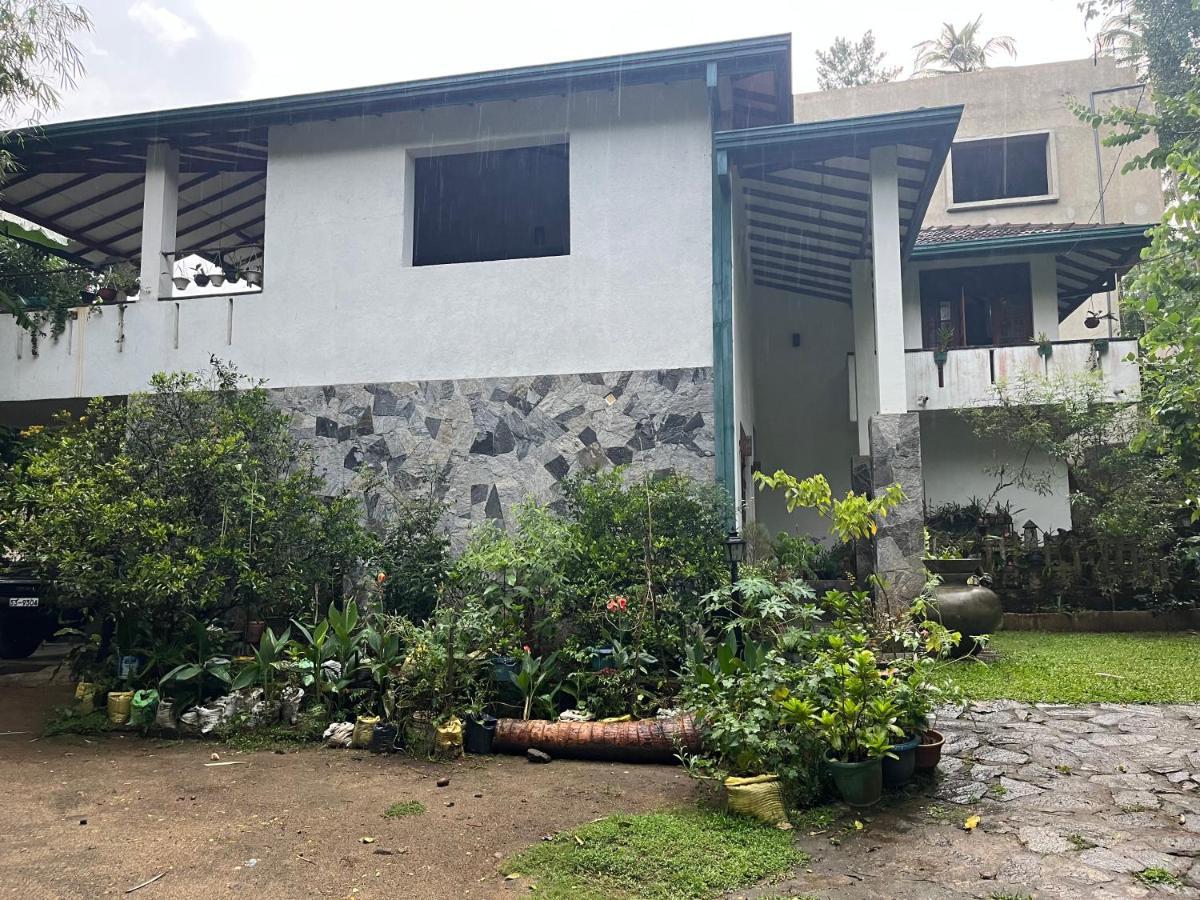 Rustic Mahaweli Appartement Kandy Buitenkant foto
