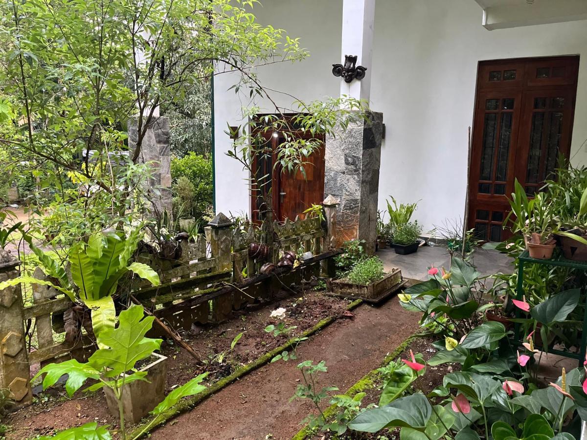 Rustic Mahaweli Appartement Kandy Buitenkant foto